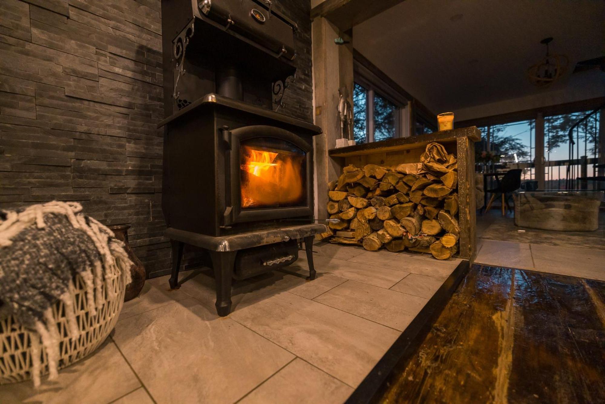 Lovenestchalet - Hot Tub & Fireplace - Warm, Cozy & Relaxing Villa Grenville-Sur-La-Rouge Exterior photo